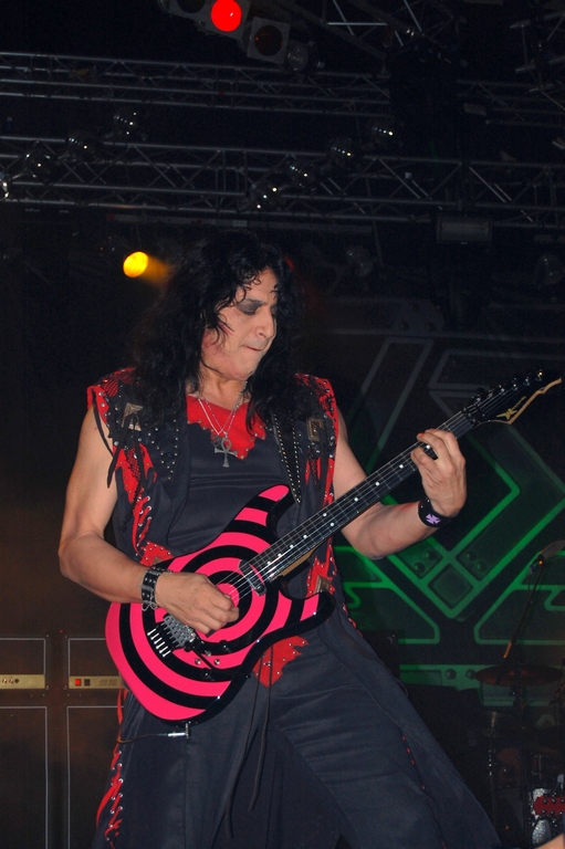 3 Twisted Sister 03.jpg